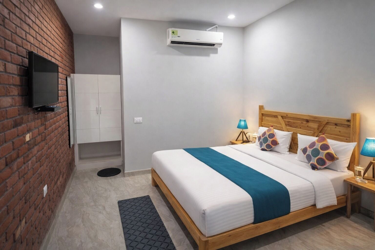 Room 2, The Evergreen Hotel, Nainital