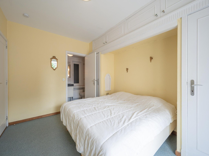 Room 2, Cozy Knokke Beach Escape, West-Vlaanderen