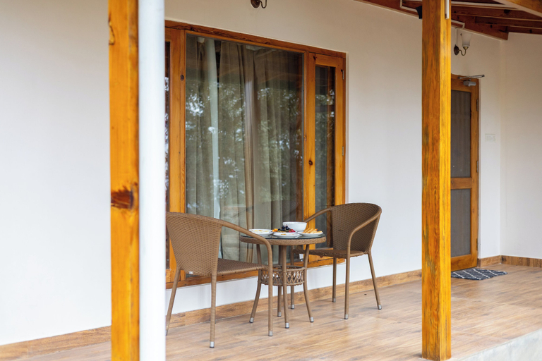 Outdoor dining 5, Alaya Stay Hill Home Petfriendly Cottage, Nainital