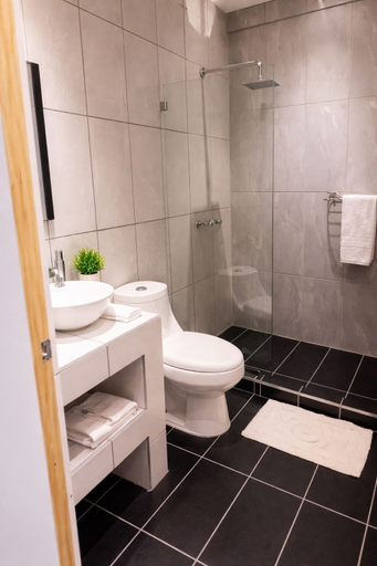 Bathroom 3, Las Naveiras, Santa Cruz