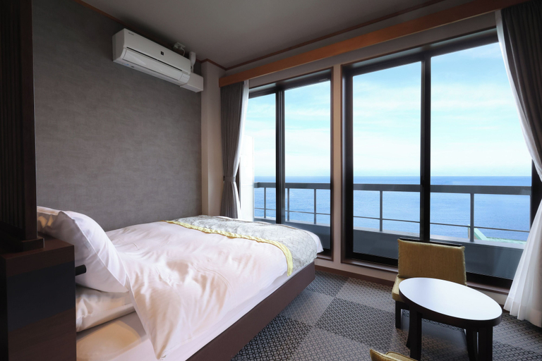 Bedroom 2, Umi - Akari, Himi