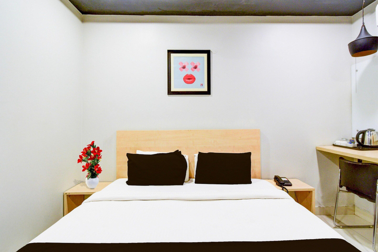 Room 4, Deluxe With Twin Bed Super Townhouse, Hyderabad