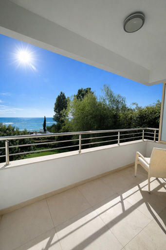 Room 5, Gulf Beach Apartment
