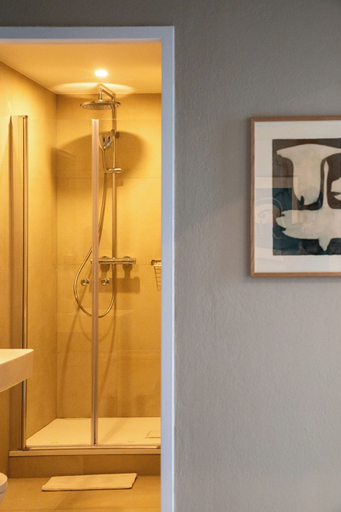 Bathroom 4, Hotel Vier Jahreszeiten, Salzburg