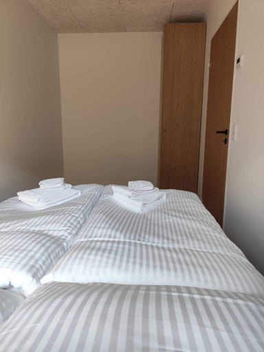 Room 5, Sea View Apartment with balcony 2BR, Tórshavn