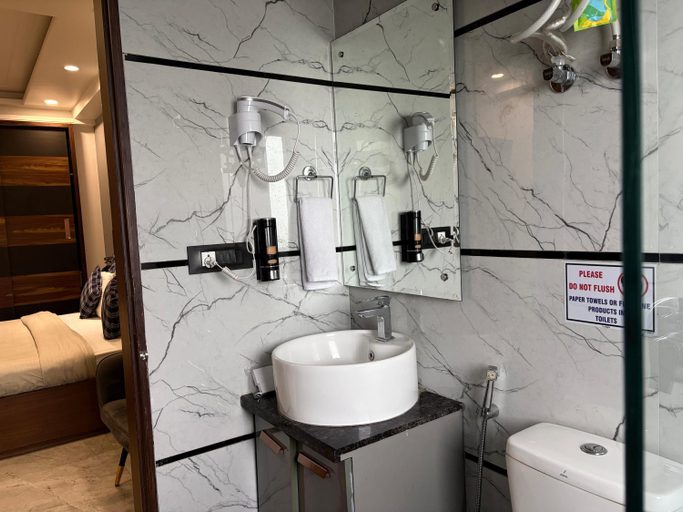 Bathroom 4, Perch Service Apartment DLF Cyber City, Gurgaon