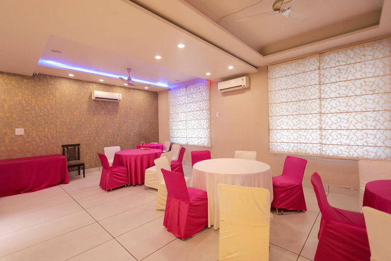 Food & Drinks 4, Hotel Krishnam Vrindavan – Near Banke Bihari Temple, Mathura