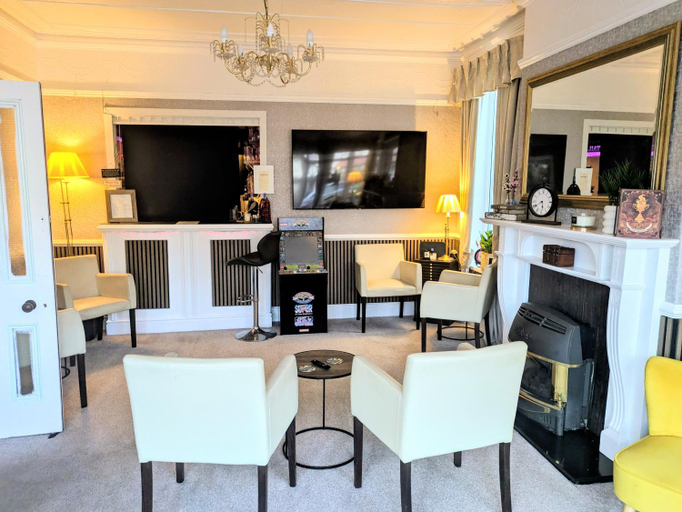 Others 4, Sunnycroft Private Hotel, Conwy