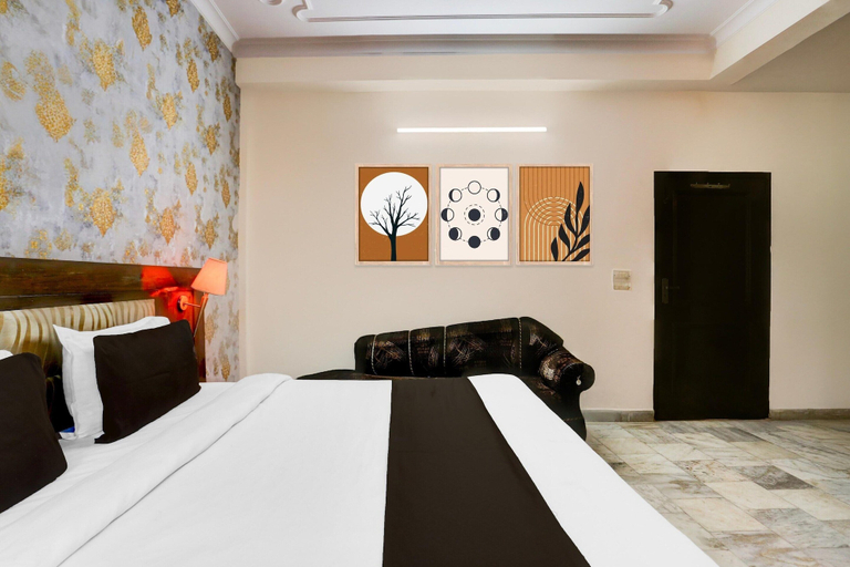 Room 2, Deluxe Hotel Amandeep, Ludhiana