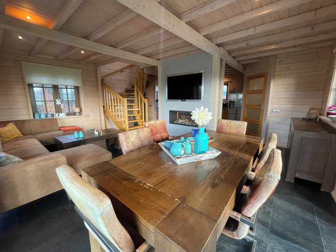 Dining 5, Villa with Sauna & Tub, Twenterand