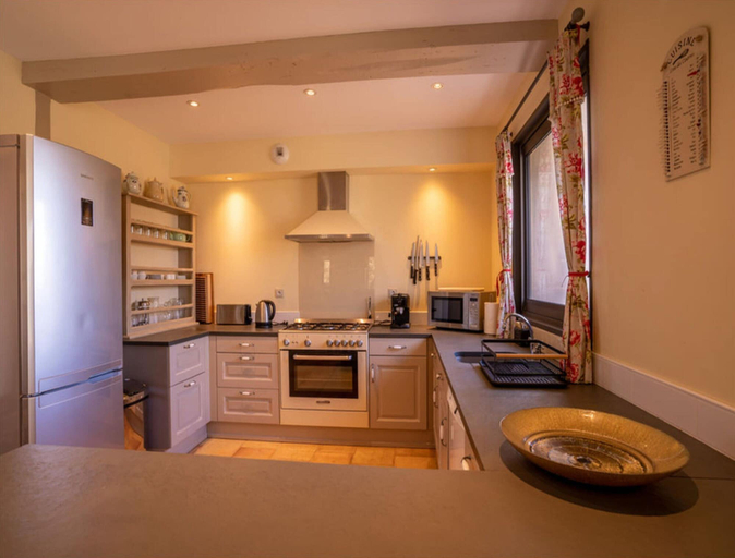 Private kitchen, 7-bedroom Tarn Villa With Spa, Tarn