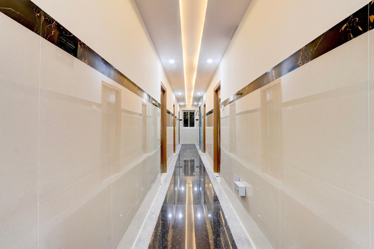 Others 5, Townhouse Nanak Ram Guda, Hyderabad
