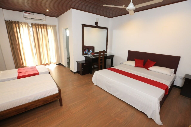 Room 3, pavona lake hotel, Dambulla