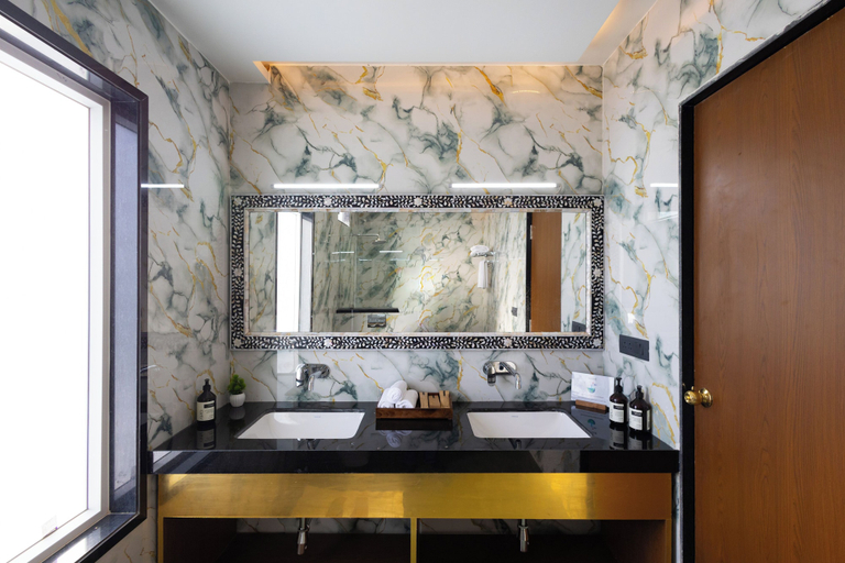 Bathroom 5, ELIVAAS Terra Cove 6 BHK Retreat with Pvt Pool, Udaipur