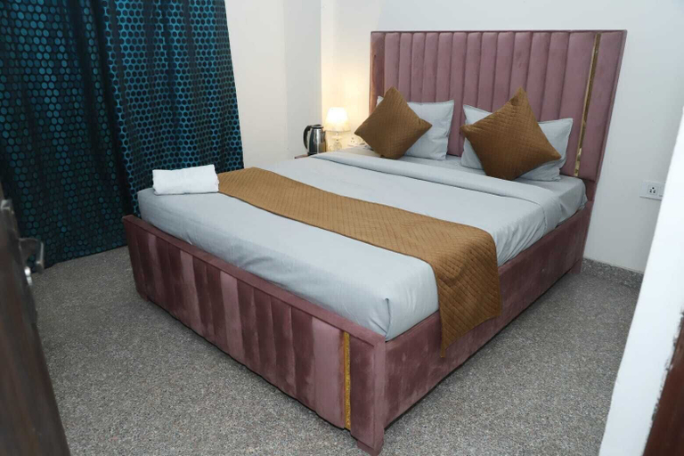 Room 4, Hotel Rudraksh Tree, Delhi
