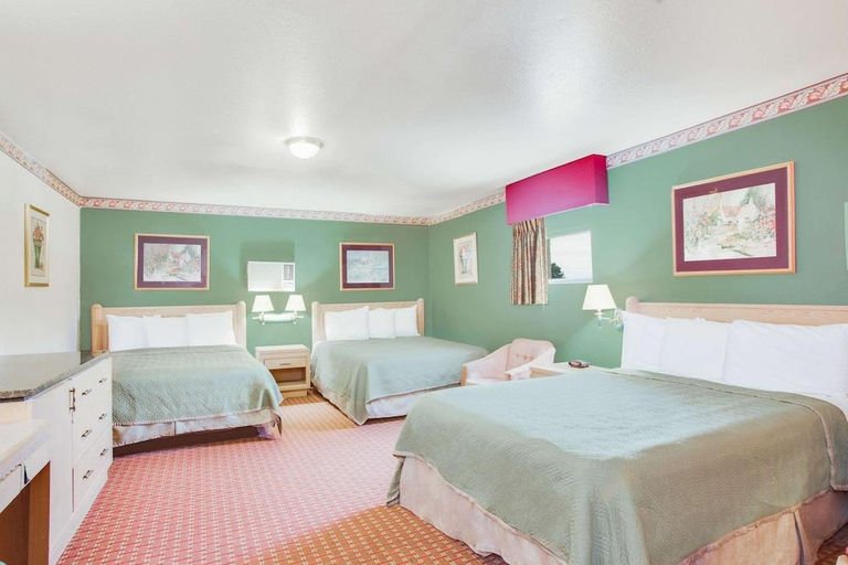 Bedroom 4, Rodeway Inn Memphis, Hall