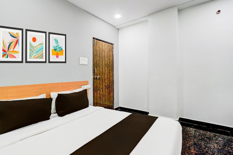 Room 5, Deluxe Malkajgiri, Ranga Reddy