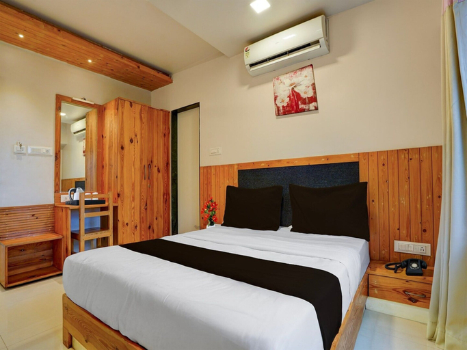 Room 3, Suitegravity Inn, Pune