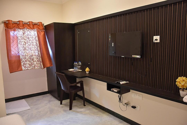 5, Townhouse Vellore Fort Formerly RJ Royal Inn, Vellore