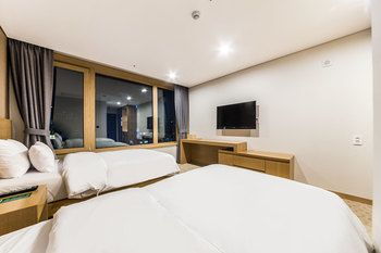 Others 3, 종로 루미아 관광호텔, Jongno