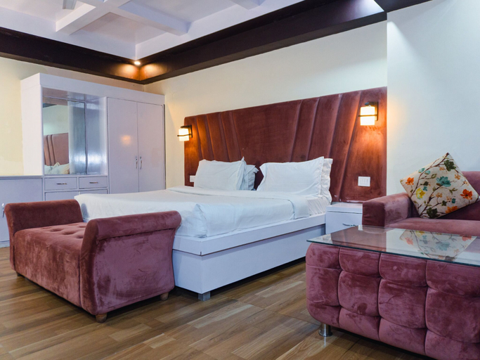 Room 4, Shivraj Hotel Mussoorie, Dehradun