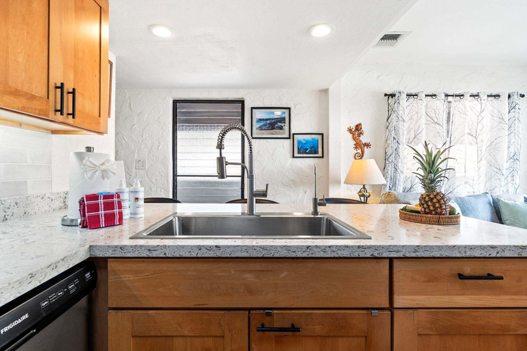 Interior 4, Kona Condo Near Downtown Partial Ocean View Central A/C Sleeps 4 - Vrkcv, Hawaii