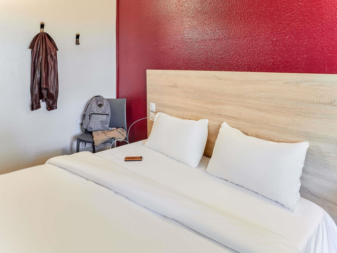 Bedroom 3, hotelF1 Brétigny sur Orge, Essonne