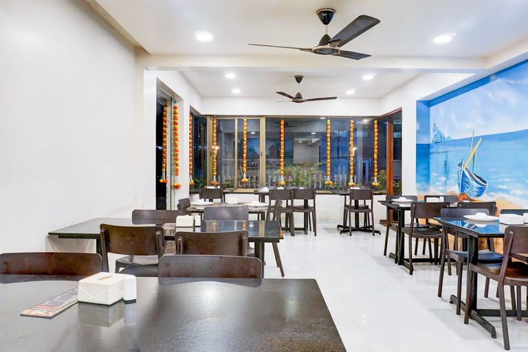 Dining 5, Deluxe Viman Nagar Formerly Kuber Inn, Pune