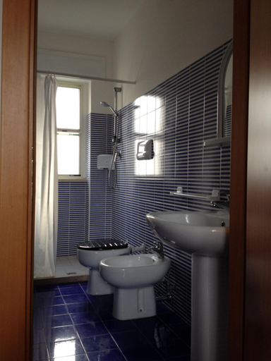 Bathroom 3, Camping Villaggio Riviera, Foggia