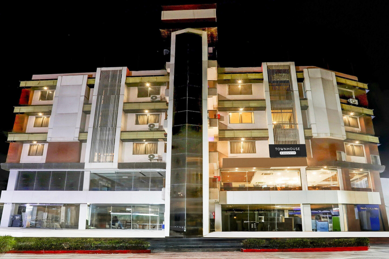 Exterior 2, Super Townhouse Prahladnagar, Ahmadabad