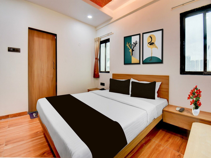 Room 2, Deluxe Hotel Sarovar, Pune