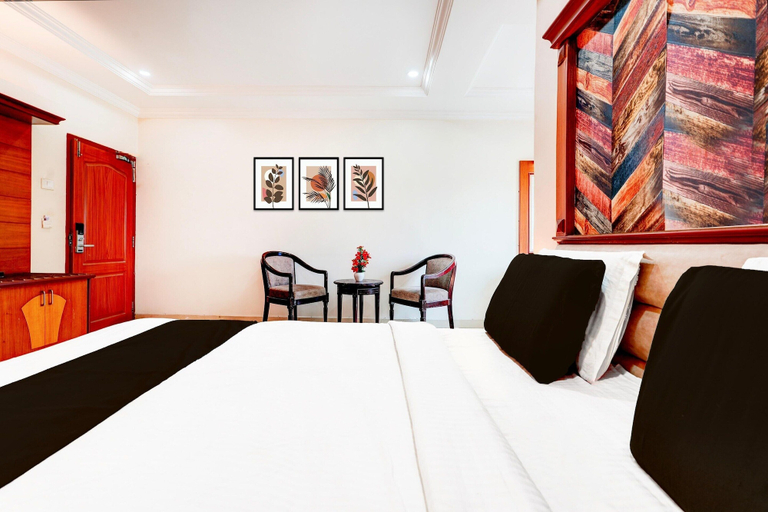 Room 5, Deluxe Naveed Residency, Anantapur