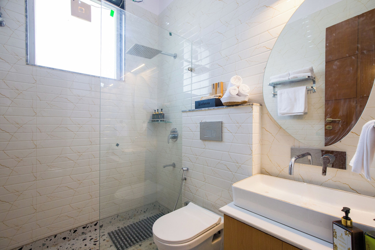 Bathroom 2, ELIVAAS 3 BHK Amber Villa With Pvt Pool, Gurgaon