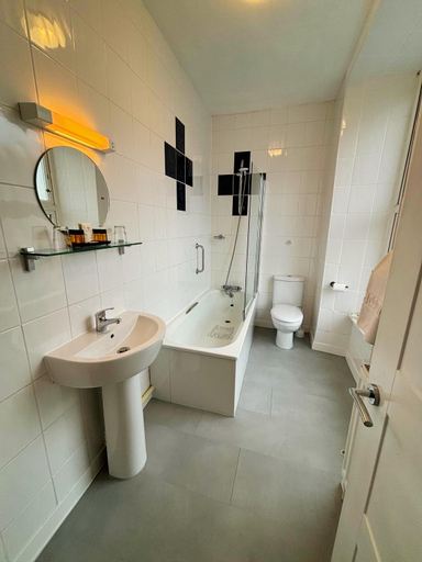 Bathroom 4, Royal Sportsman Hotel, Gwynedd