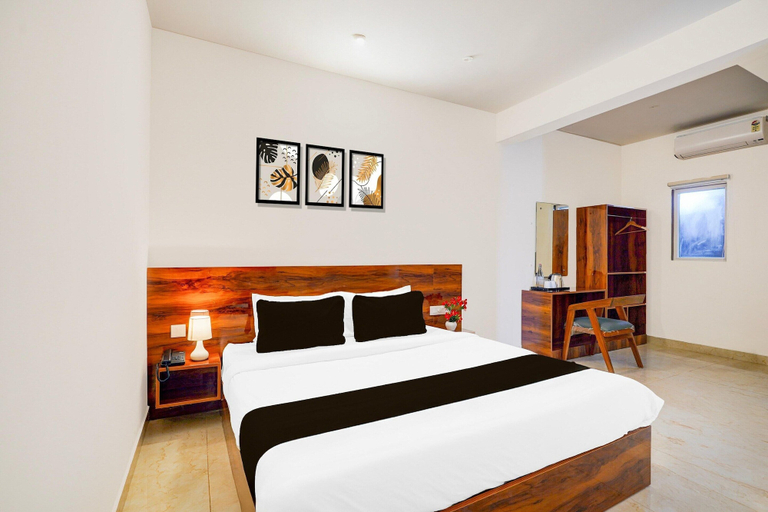 Room 2, Deluxe Hebbal Townhouse, Bangalore