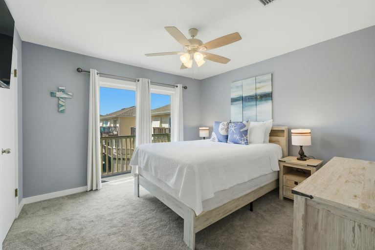 Room 2, Sand Dollar 30, Baldwin