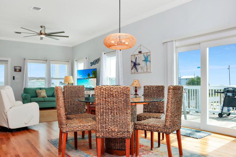 Living area 4, Rhapsody in Blues, Bay