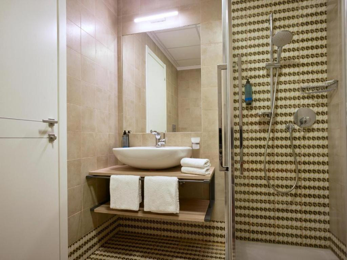 Bathroom 5, GranSerena Hotel, Brindisi