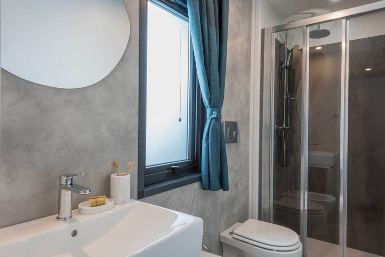 Bathroom 5, Delta Open Air Resort, Ferrara