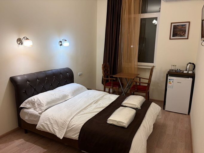 Room 4, Nana Grand Hotel, Yerevan