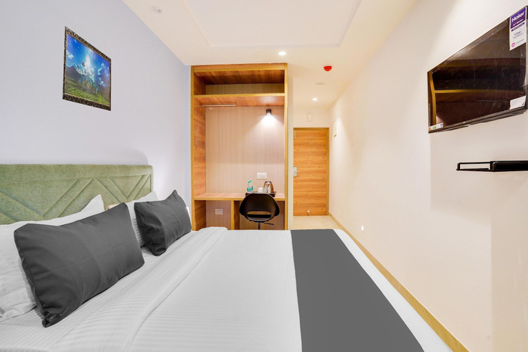 Room 5, Deluxe Itpl Prestige Shanti Niketan, Bangalore