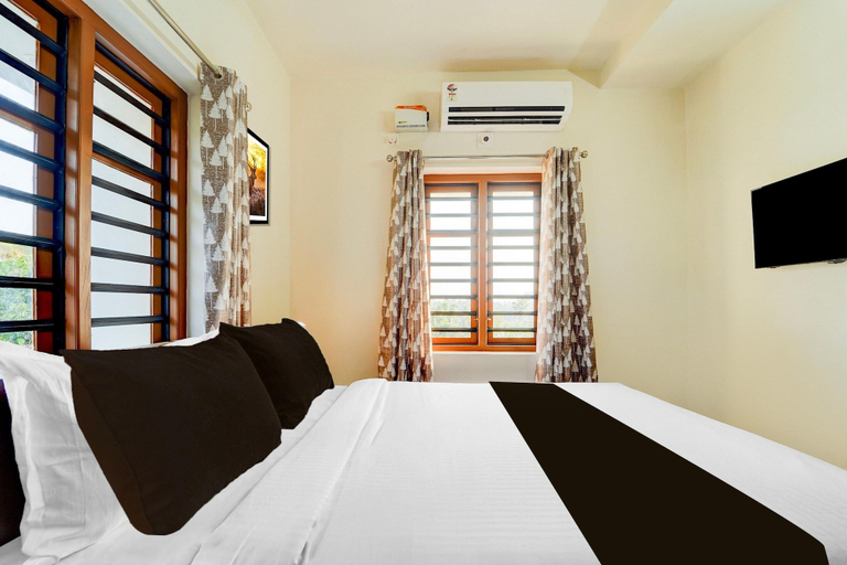 Room 2, Super Townhouse Kalady, Ernakulam
