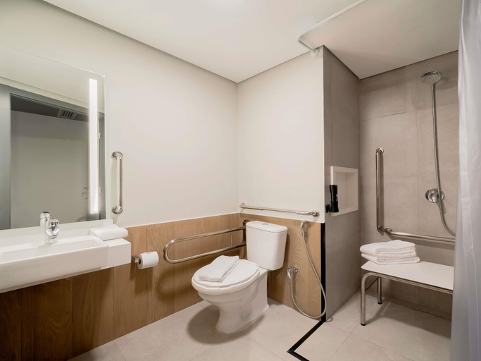 Bathroom 5, ibis Sao Paulo Paulista, São Paulo