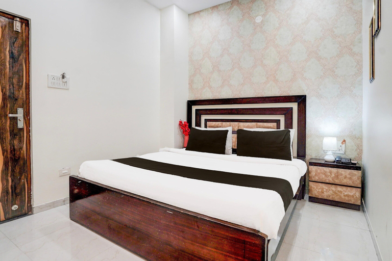 Room 2, Super Itwari Station Formerl Hotel Prime, Nagpur