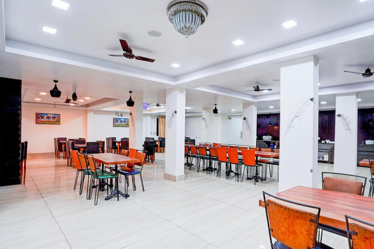 Dining 2, Townhouse Mall Road Near Library Chowk, Dehradun