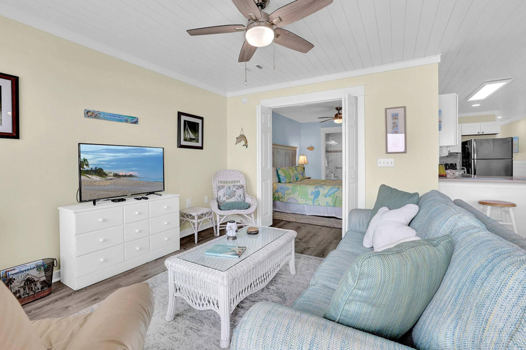 Living area 3, Sands of Laguna B-1, Bay