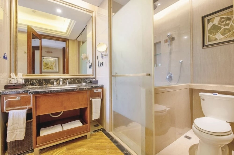 Bathroom 5, Days Hotel by Wyndham Logan City Huizhou, Huizhou