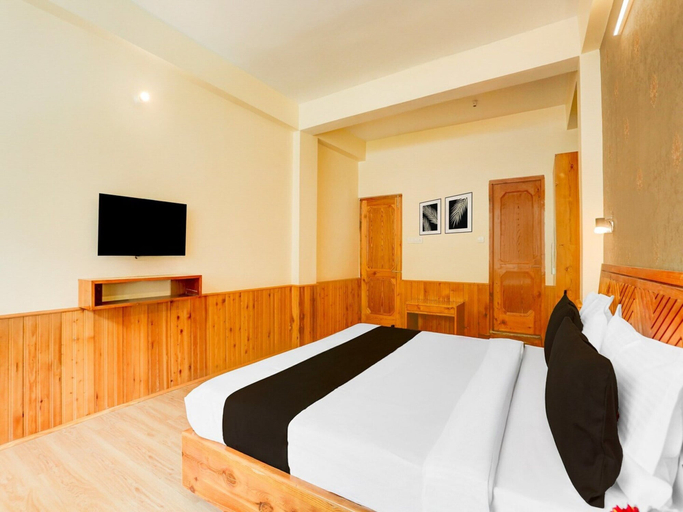 Room 5, Deluxe Hotel Mall Road, Kullu
