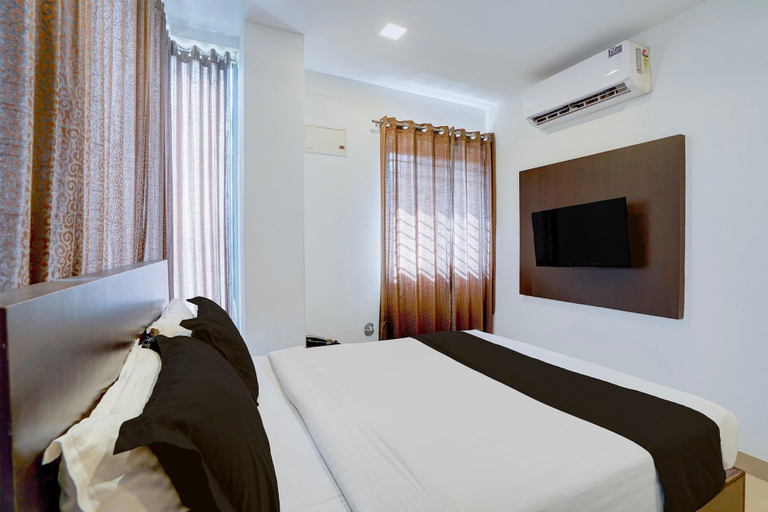 Room 2, Townhouse Hospital Road, Bangalore