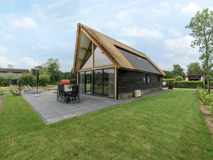 Exterior 3, Luxury Country Retreat With a Pond, Baarle-Nassau